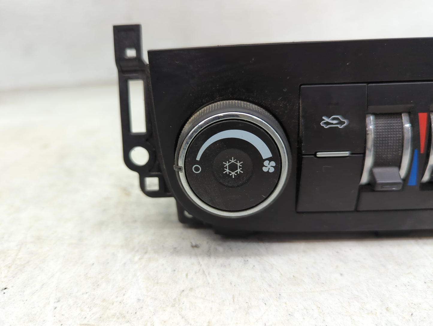 2014 Chevrolet Impala Climate Control Module Temperature AC/Heater Replacement P/N:22884767 Fits OEM Used Auto Parts - Oemus