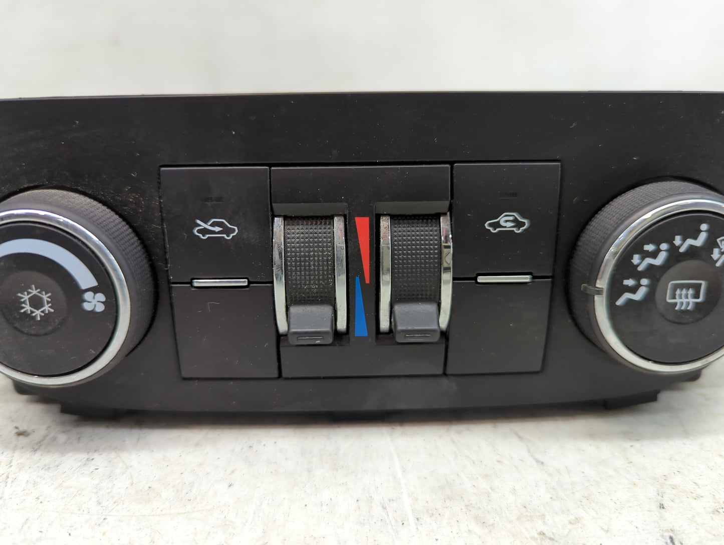 2014 Chevrolet Impala Climate Control Module Temperature AC/Heater Replacement P/N:22884767 Fits OEM Used Auto Parts - Oemus