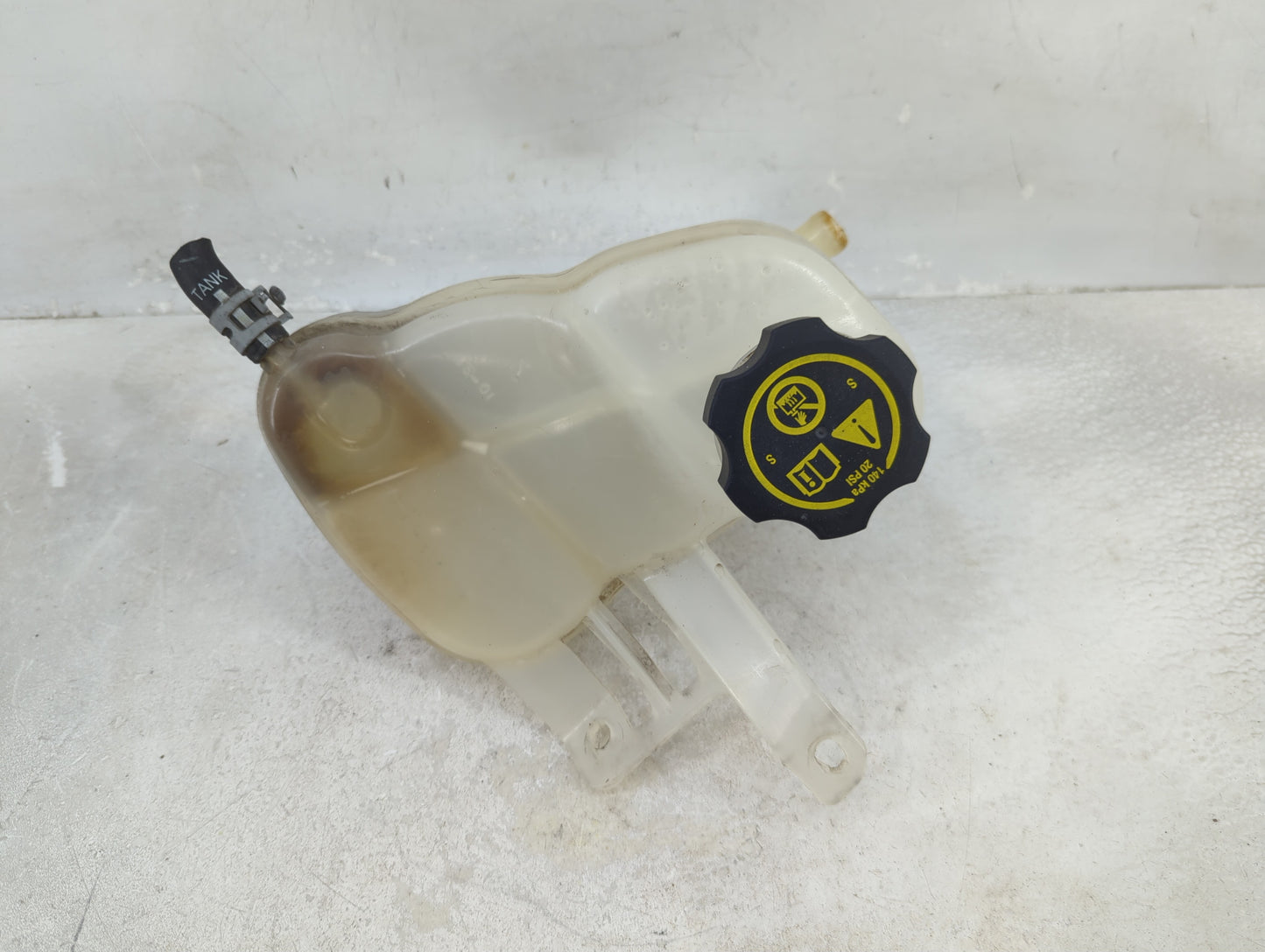 2012 Chevrolet Impala Radiator Coolant Overflow Expansion Tank Bottle 1433186 - Oemusedautoparts1.com