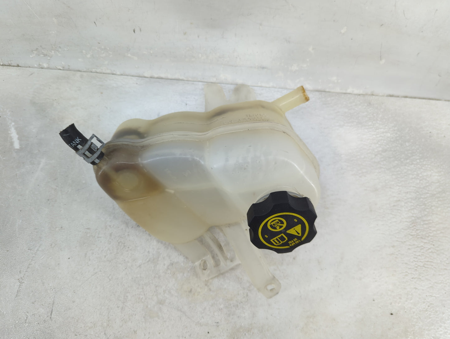 2012 Chevrolet Impala Radiator Coolant Overflow Expansion Tank Bottle 1433186 - Oemusedautoparts1.com