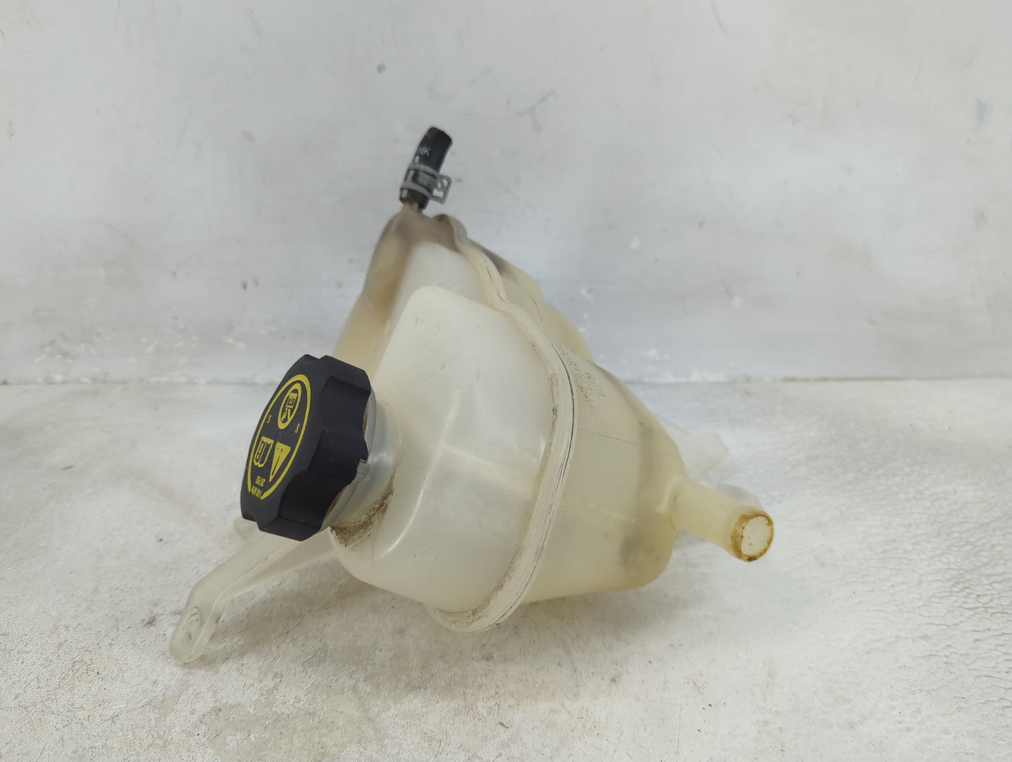 2012 Chevrolet Impala Radiator Coolant Overflow Expansion Tank Bottle 1433186 - Oemusedautoparts1.com