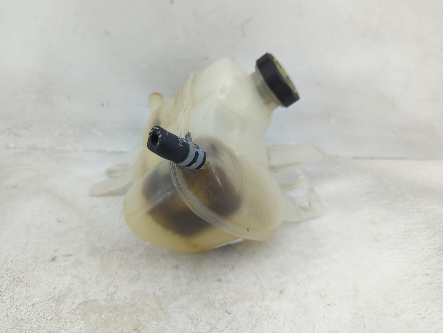 2012 Chevrolet Impala Radiator Coolant Overflow Expansion Tank Bottle 1433186 - Oemusedautoparts1.com