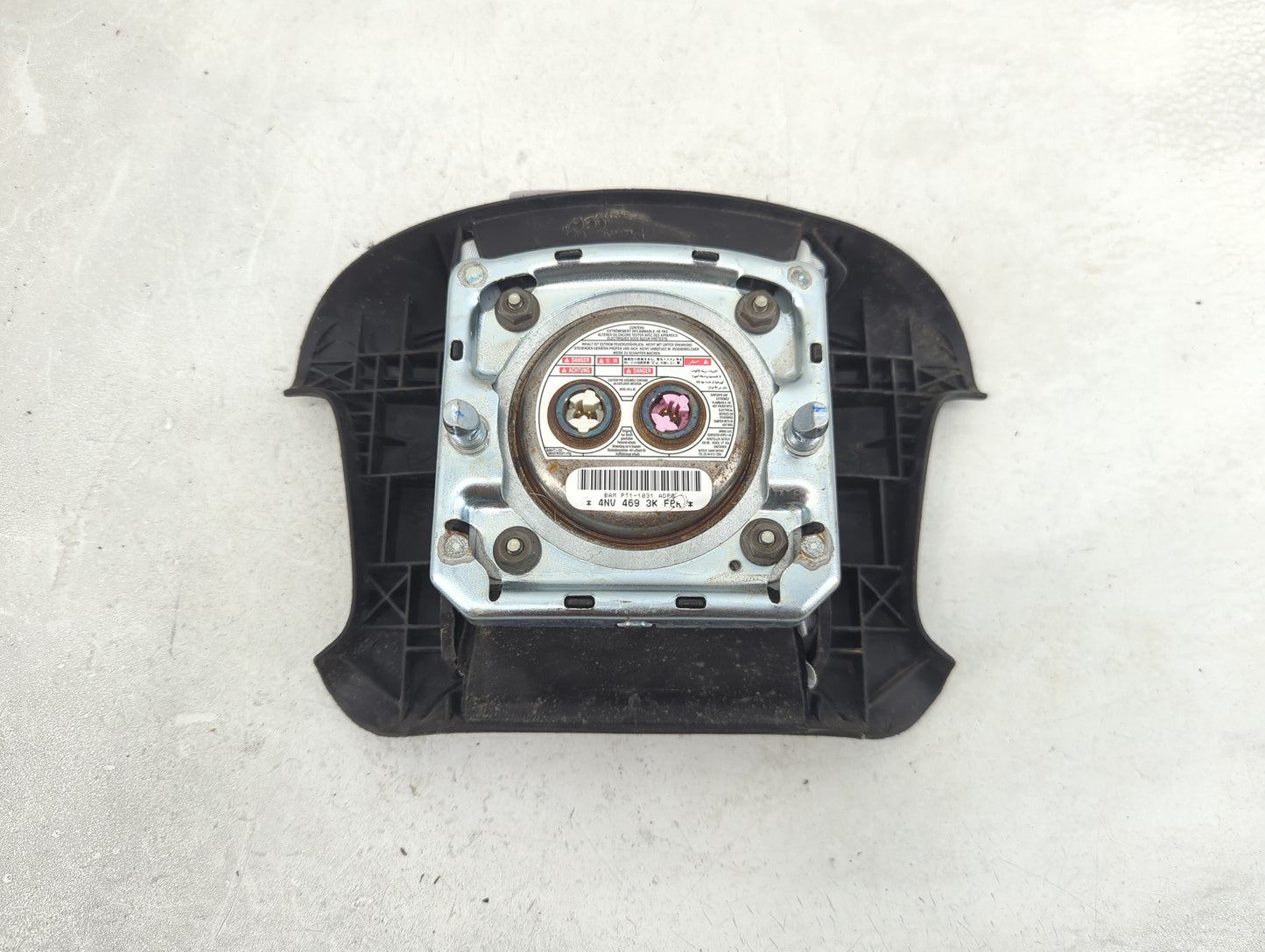 2014 Chevrolet Impala Air Bag Driver Left Steering Wheel Mounted P/N:4NV4693KFPK BAMPT1-1031 Fits OEM Used Auto Parts - Oemu