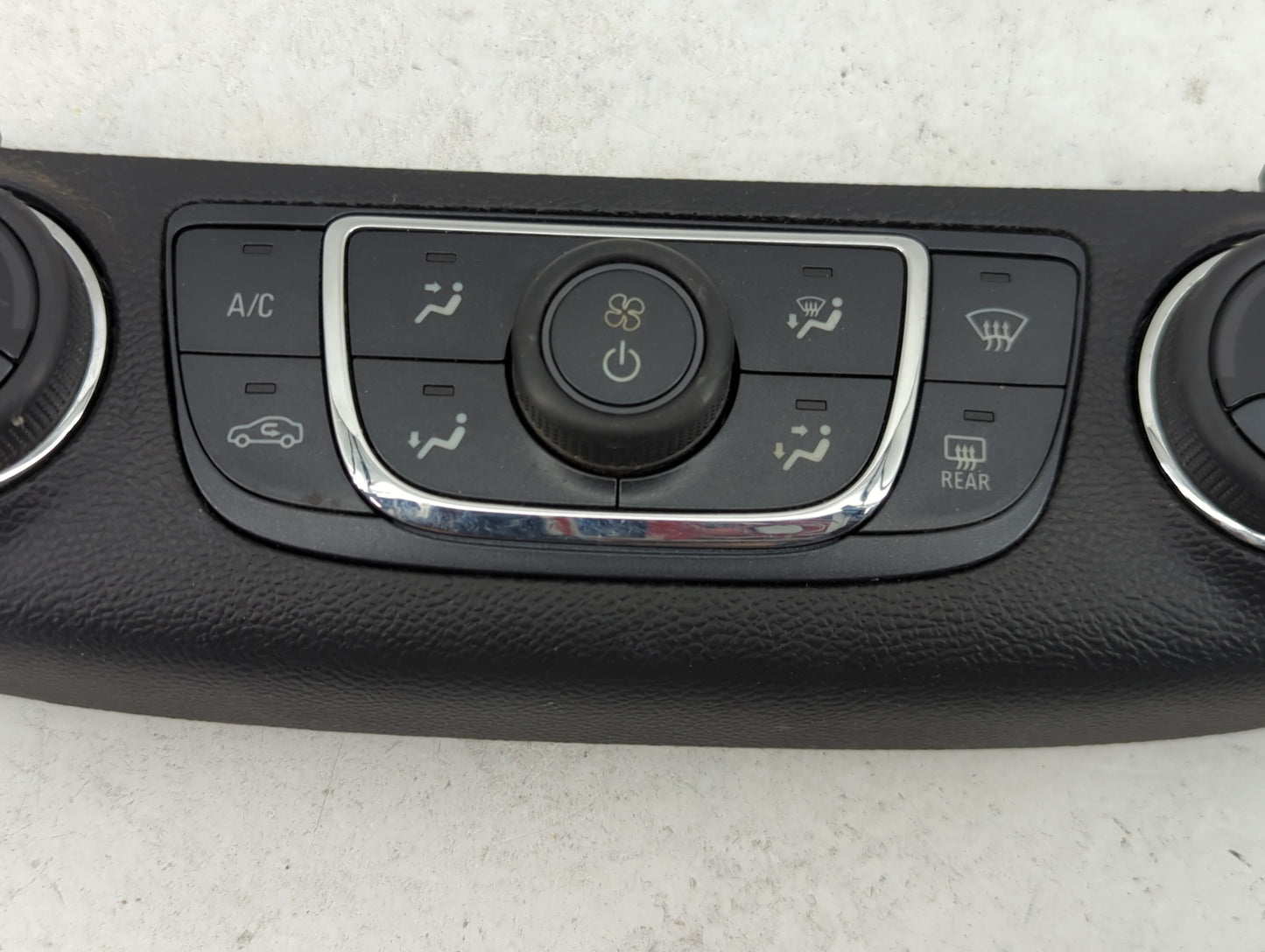 2014-2020 Chevrolet Impala Climate Control Module Temperature AC/Heater Replacement P/N:23113226 QFGM207A Fits OEM Used Auto