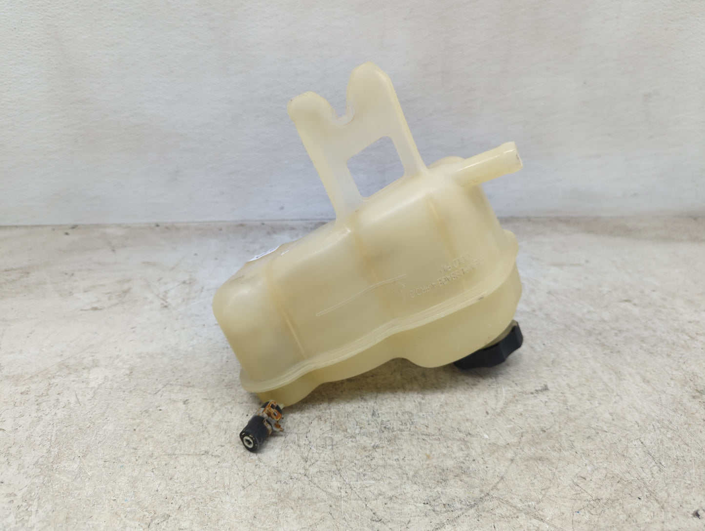 2012 Chevrolet Impala Radiator Coolant Overflow Expansion Tank Bottle 1449197 - Oemusedautoparts1.com