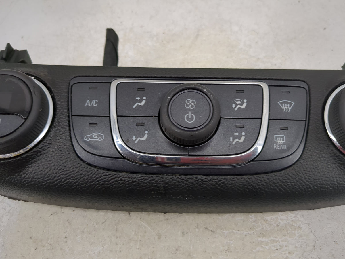 2014 Chevrolet Impala Climate Control Module Temperature AC/Heater Replacement P/N:23113226 QFGM207A Fits OEM Used Auto Part