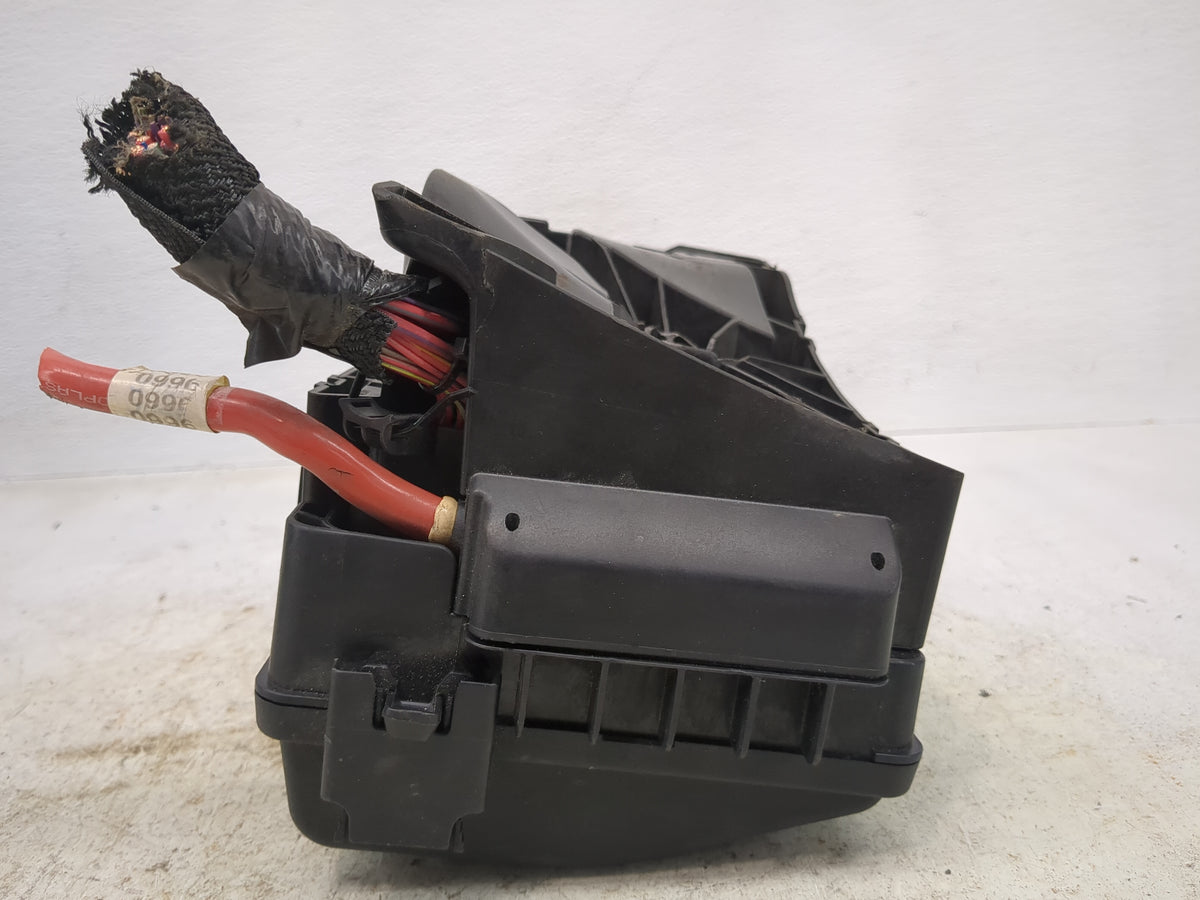 2014 Chevrolet Impala Fusebox Fuse Box Panel Relay Module P/N:20981711-02 Fits OEM Used Auto Parts - Oemusedautoparts1.com