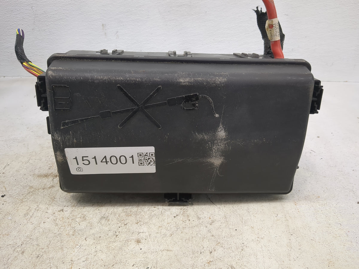2014 Chevrolet Impala Fusebox Fuse Box Panel Relay Module P/N:20981711-02 Fits OEM Used Auto Parts - Oemusedautoparts1.com