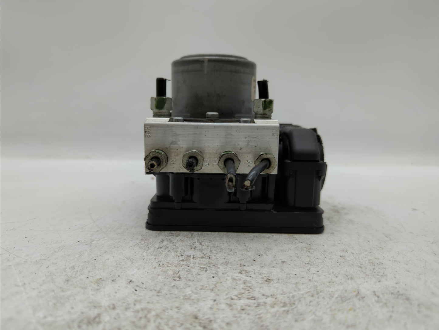2014-2015 Chevrolet Impala ABS Pump Control Module Replacement P/N:23183130 23183132, 23432807 Fits Fits 2014 2015 OEM Used 