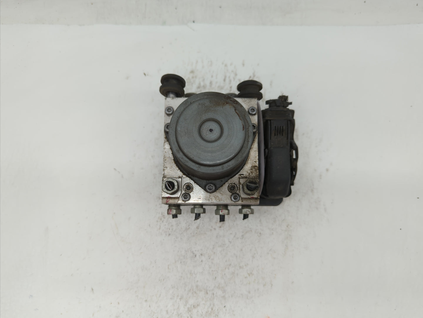 2014-2015 Chevrolet Impala ABS Pump Control Module Replacement P/N:23183130 23183132, 23432807 Fits Fits 2014 2015 OEM Used 