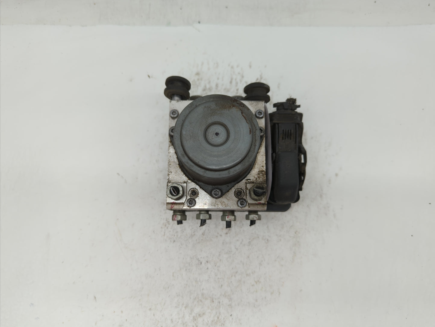 2014-2015 Chevrolet Impala ABS Pump Control Module Replacement P/N:23183130 23183132, 23432807 Fits Fits 2014 2015 OEM Used 