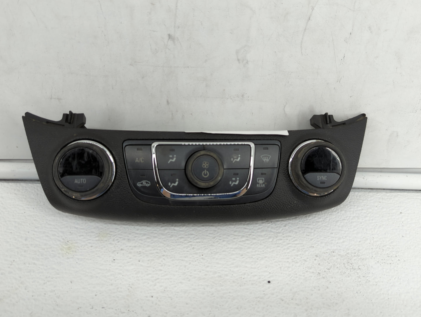 2014 Chevrolet Impala Climate Control Module Temperature AC/Heater Replacement P/N:23113226 Fits OEM Used Auto Parts - Oemus