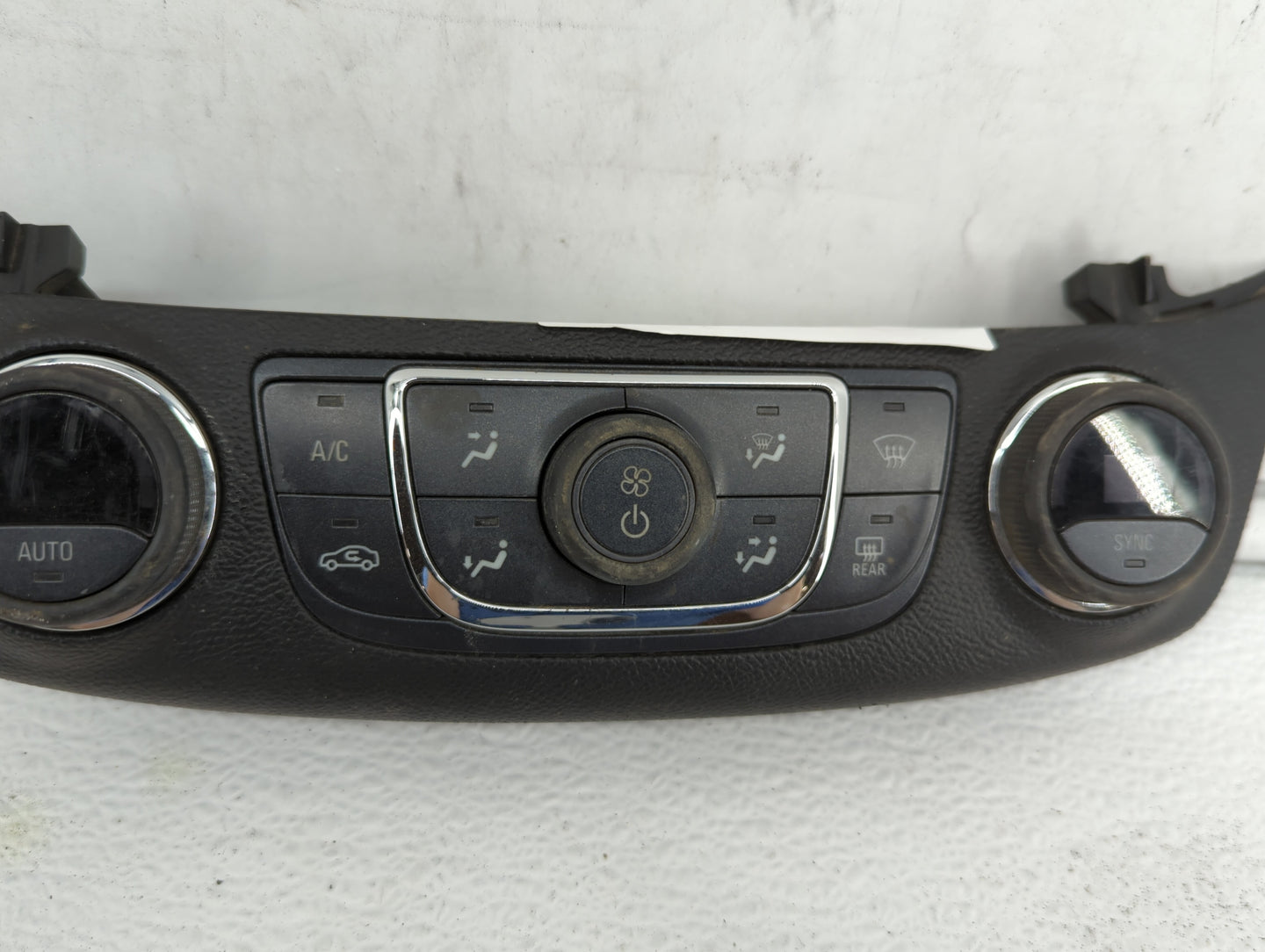 2014 Chevrolet Impala Climate Control Module Temperature AC/Heater Replacement P/N:23113226 Fits OEM Used Auto Parts - Oemus