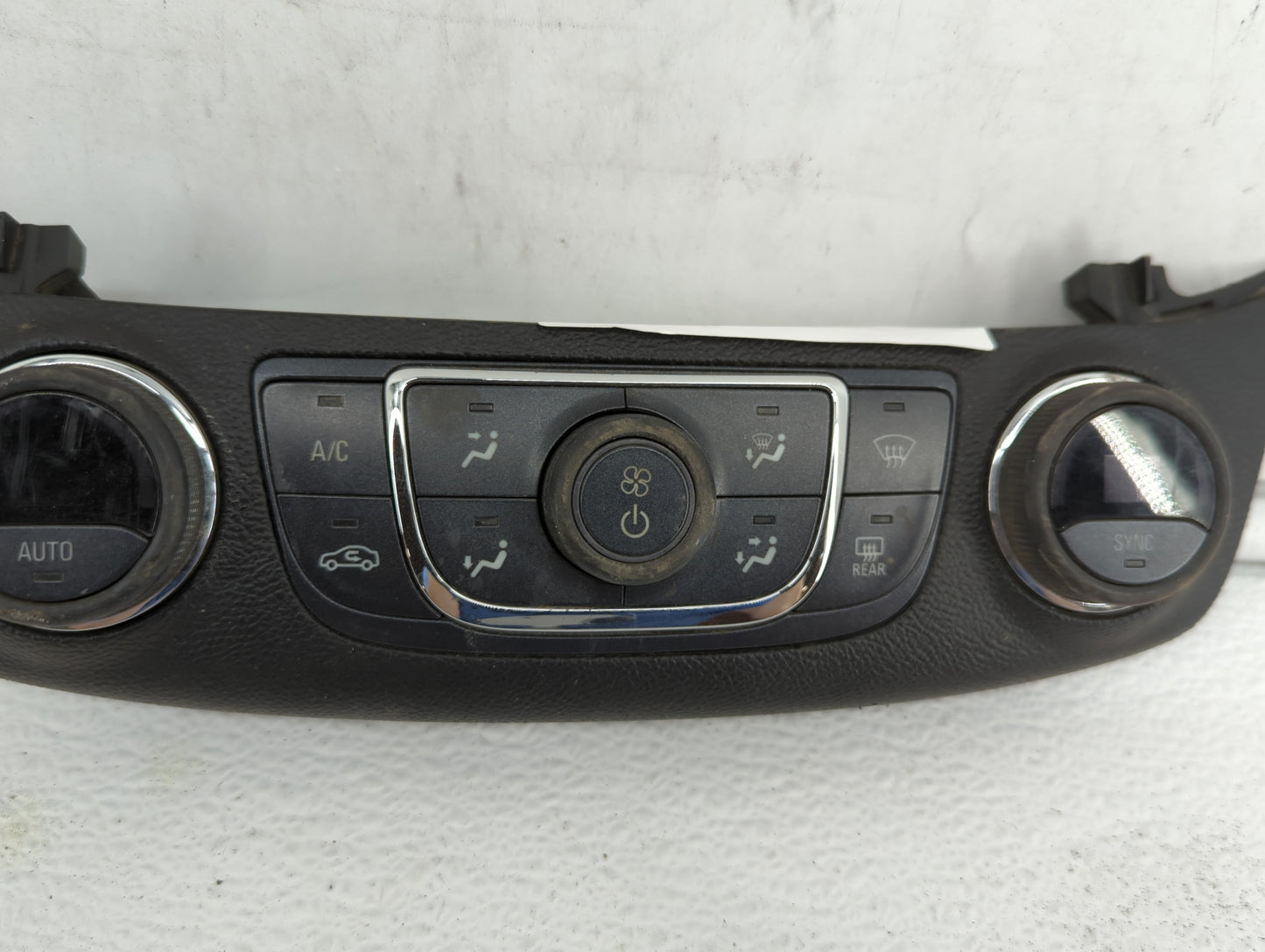 2014 Chevrolet Impala Climate Control Module Temperature AC/Heater Replacement P/N:23113226 Fits OEM Used Auto Parts - Oemus
