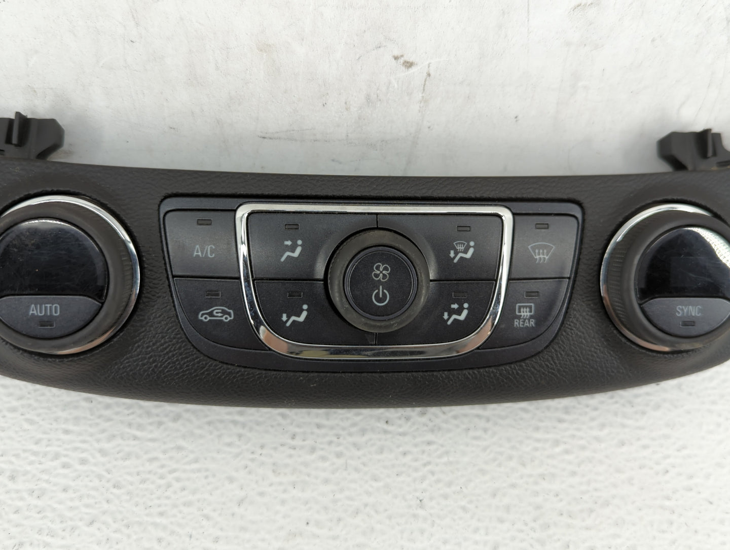 2014 Chevrolet Impala Climate Control Module Temperature AC/Heater Replacement P/N:23113226 Fits OEM Used Auto Parts - Oemus