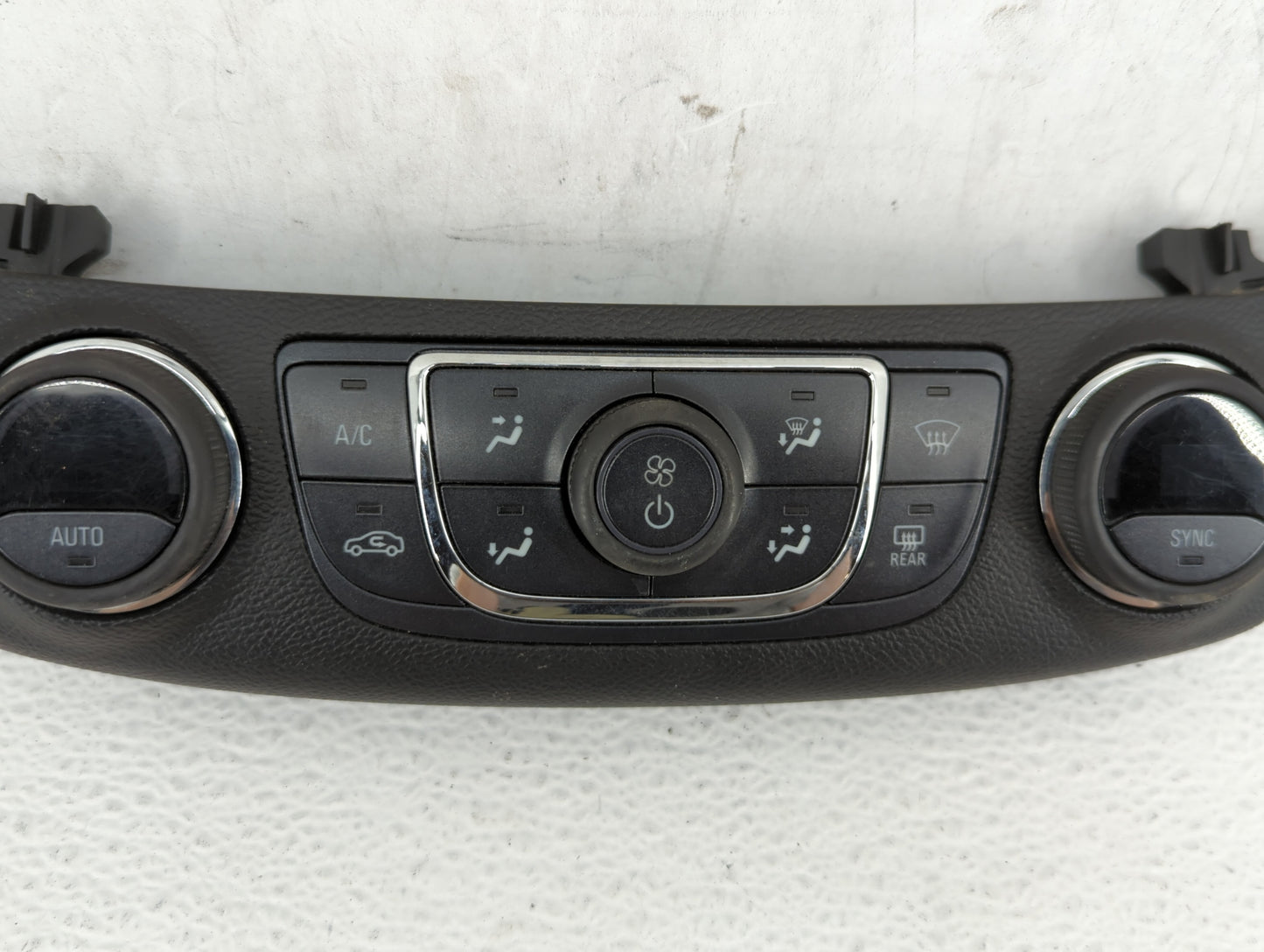 2014 Chevrolet Impala Climate Control Module Temperature AC/Heater Replacement P/N:23113226 Fits OEM Used Auto Parts - Oemus