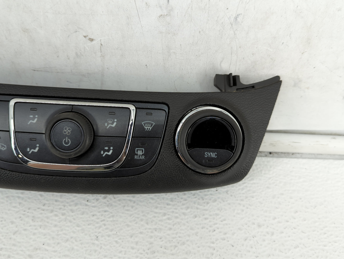2014 Chevrolet Impala Climate Control Module Temperature AC/Heater Replacement P/N:23113226 Fits OEM Used Auto Parts - Oemus
