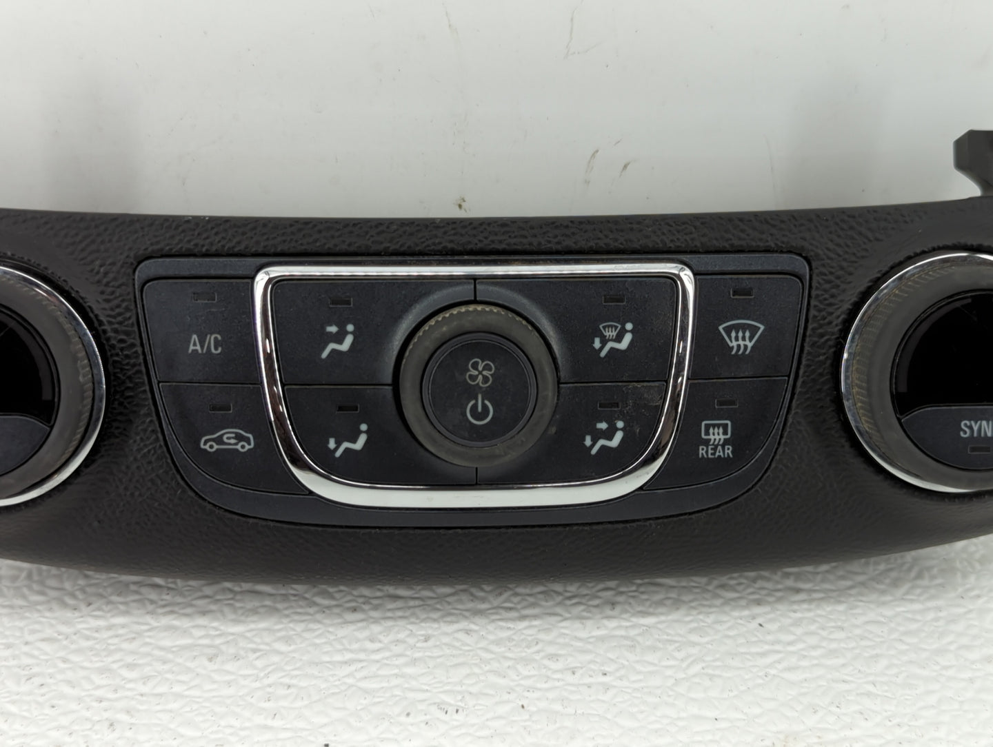 2014 Chevrolet Impala Climate Control Module Temperature AC/Heater Replacement P/N:23113226 Fits OEM Used Auto Parts - Oemus