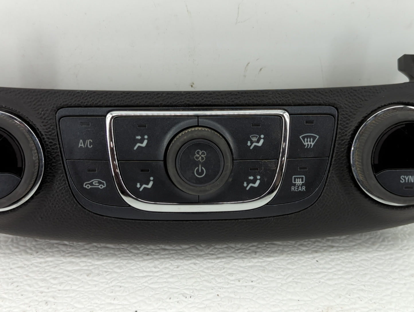 2014 Chevrolet Impala Climate Control Module Temperature AC/Heater Replacement P/N:23113226 Fits OEM Used Auto Parts - Oemus
