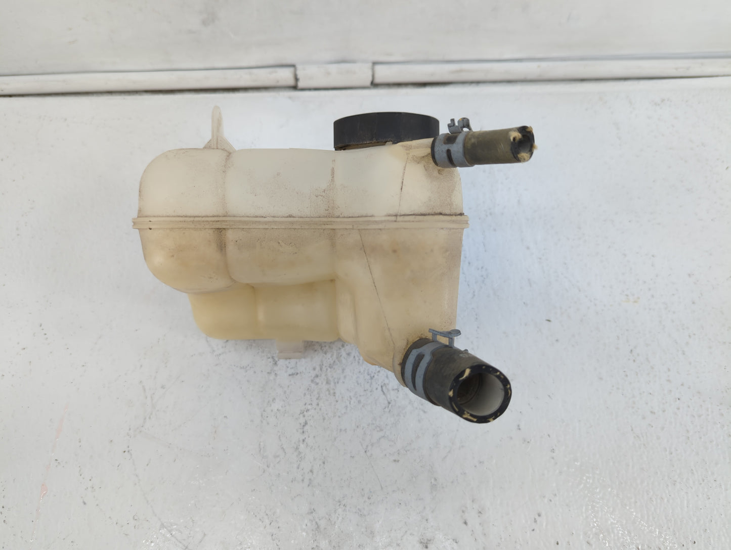 2014 Chevrolet Impala Radiator Coolant Overflow Expansion Tank Bottle 400161 - Oemusedautoparts1.com