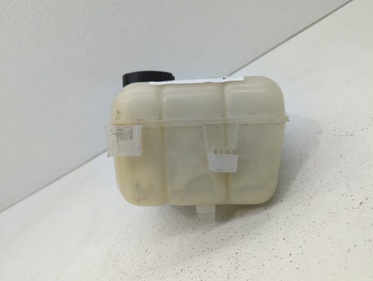 2014 Chevrolet Impala Radiator Coolant Overflow Expansion Tank Bottle 414160 - Oemusedautoparts1.com