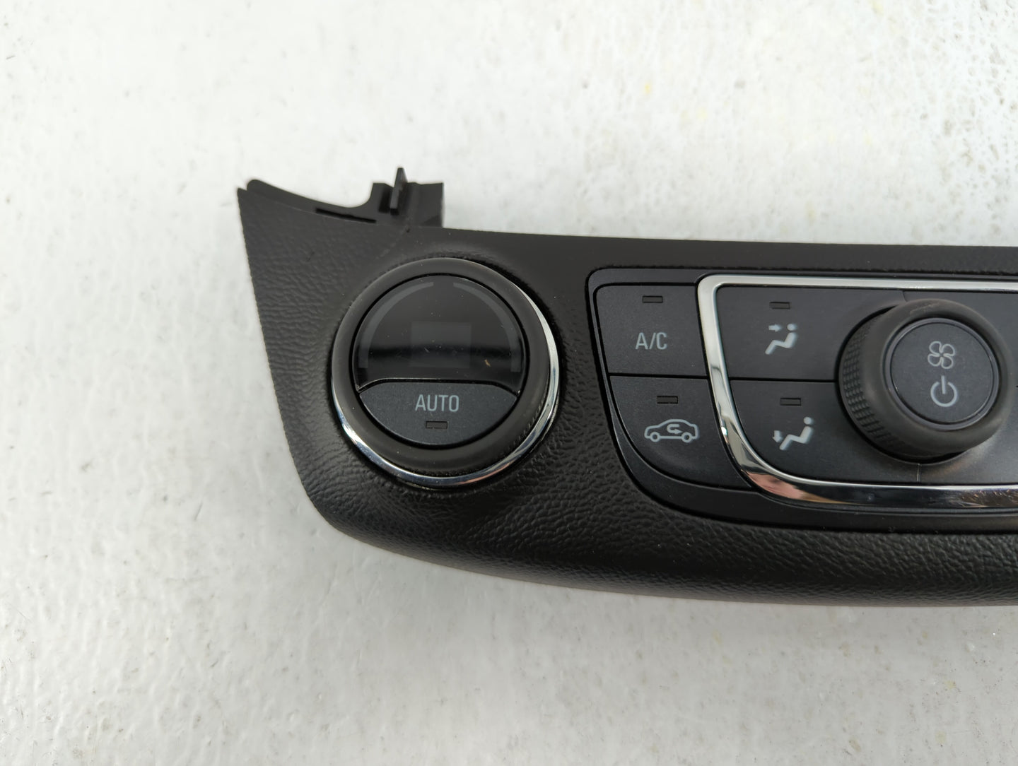 2014 Chevrolet Impala Climate Control Module Temperature AC/Heater Replacement P/N:23113226 Fits OEM Used Auto Parts - Oemus