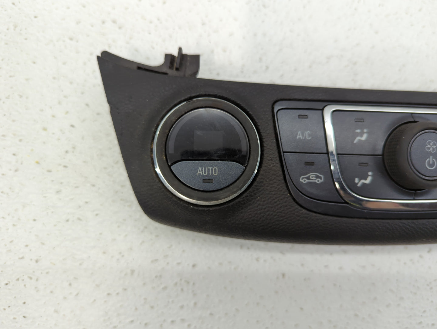 2014 Chevrolet Impala Climate Control Module Temperature AC/Heater Replacement P/N:23113226 Fits OEM Used Auto Parts - Oemus