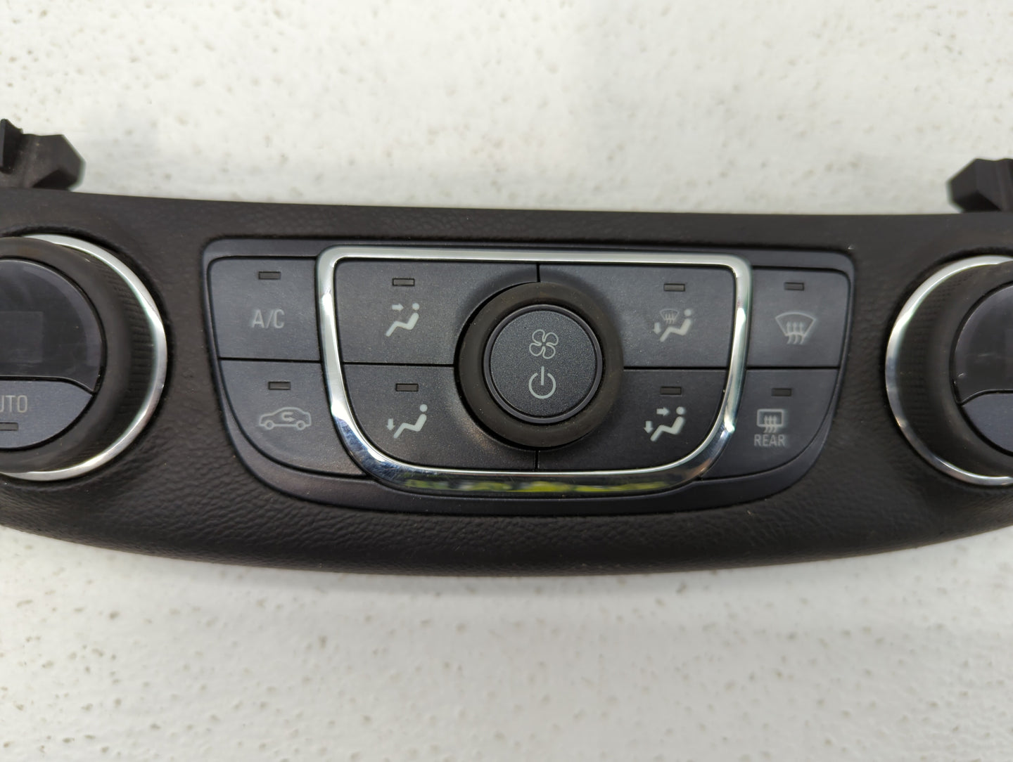 2014 Chevrolet Impala Climate Control Module Temperature AC/Heater Replacement P/N:23113226 Fits OEM Used Auto Parts - Oemus