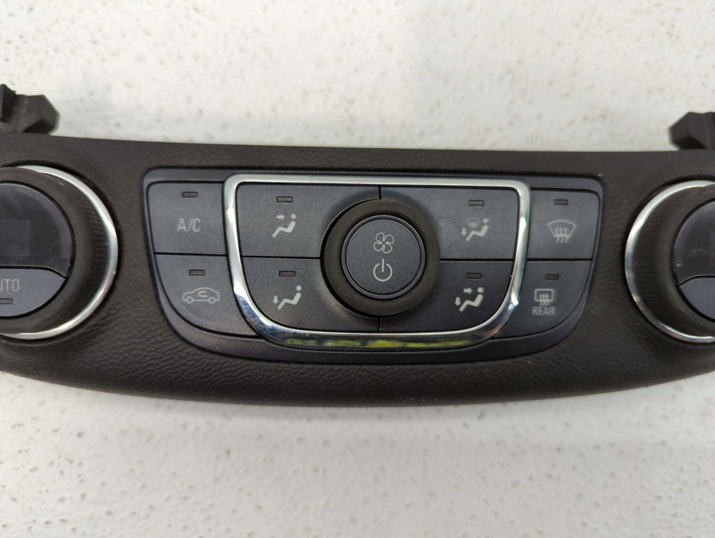 2014 Chevrolet Impala Climate Control Module Temperature AC/Heater Replacement P/N:23113226 Fits OEM Used Auto Parts - Oemus