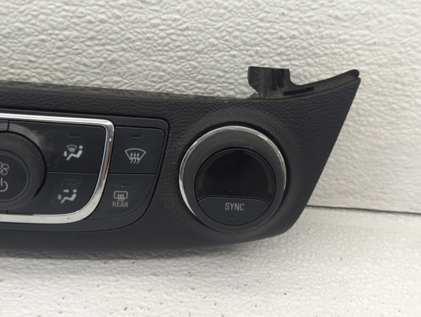 2014 Chevrolet Impala Climate Control Module Temperature AC/Heater Replacement P/N:23113226 Fits OEM Used Auto Parts - Oemus