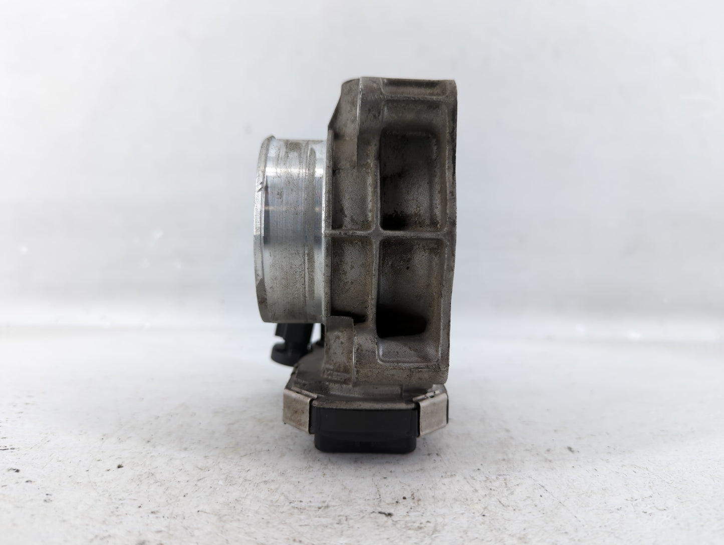 2014-2015 Chevrolet Impala Throttle Body P/N:12627217DA Fits Fits 2013 2014 2015 2017 2018 2019 2020 OEM Used Auto Parts - O