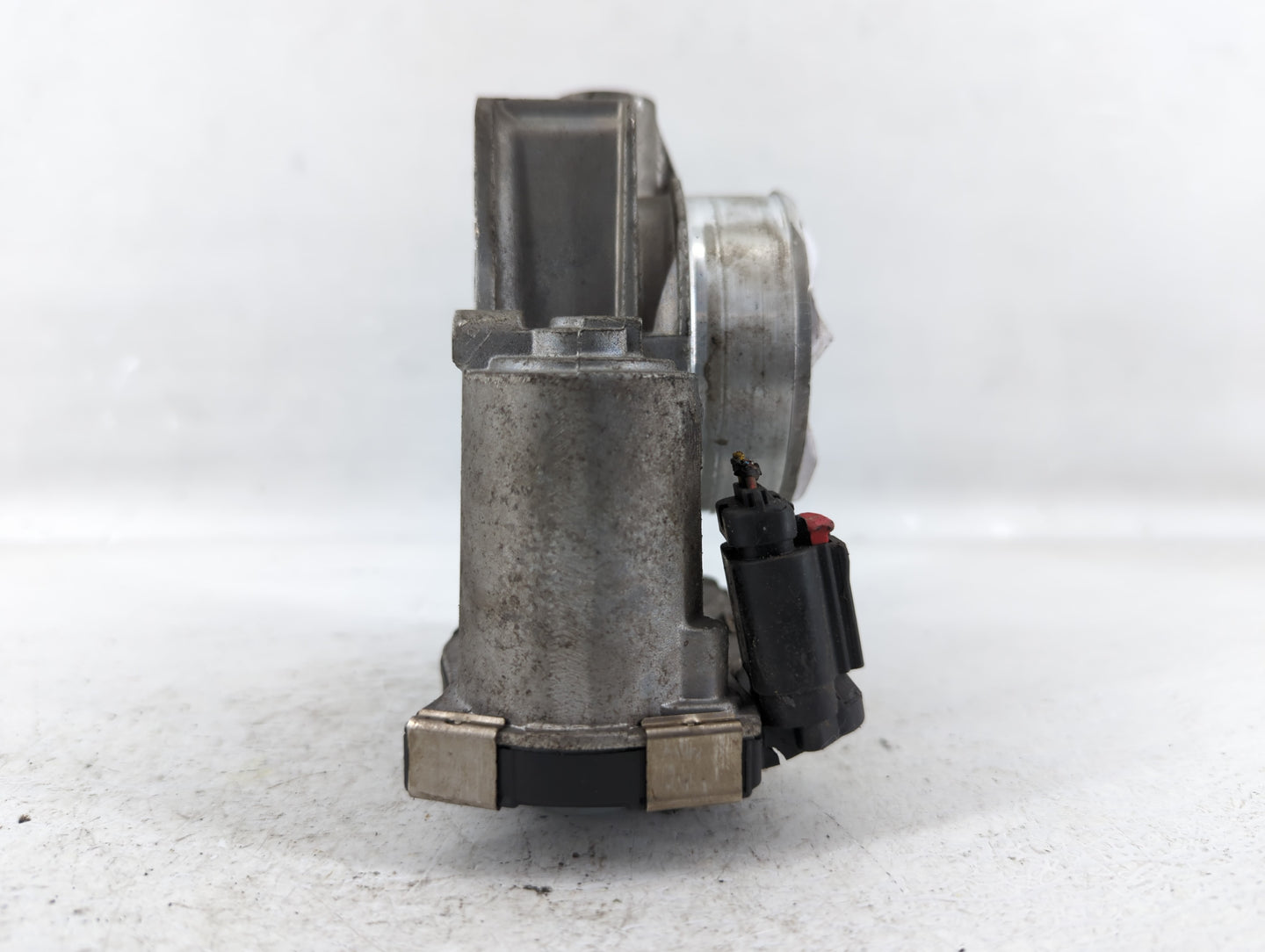 2014-2015 Chevrolet Impala Throttle Body P/N:12627217DA Fits Fits 2013 2014 2015 2017 2018 2019 2020 OEM Used Auto Parts - O
