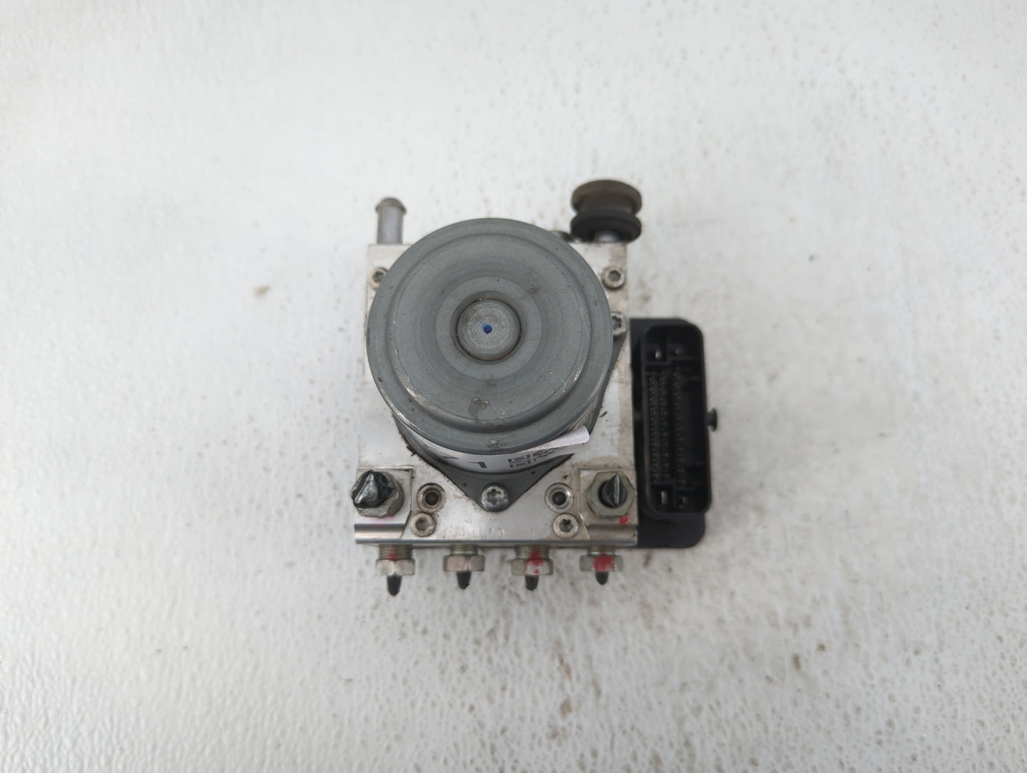 2014-2016 Chevrolet Impala ABS Pump Control Module Replacement P/N:23183129 Fits Fits 2014 2015 2016 OEM Used Auto Parts - O