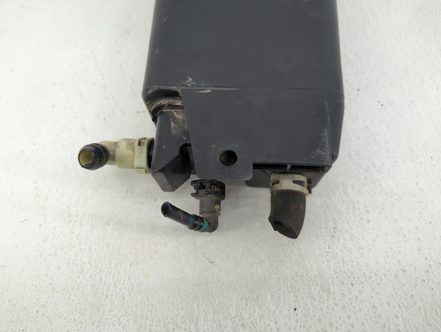 2014 Chevrolet Impala Fuel Vapor Charcoal Canister 611162 - Oemusedautoparts1.com