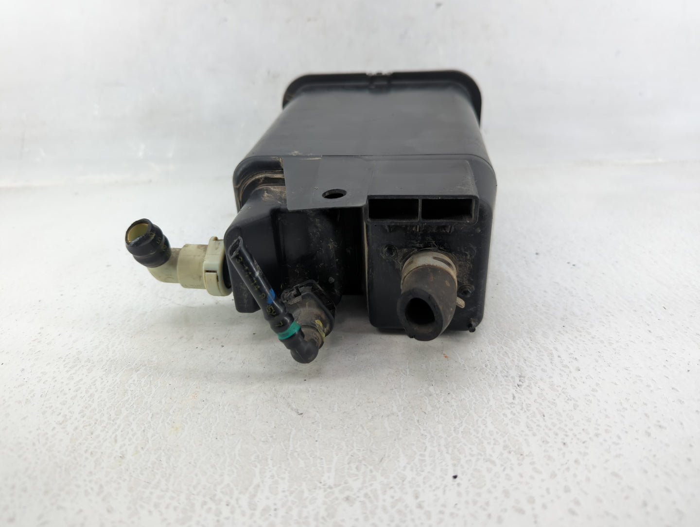 2014 Chevrolet Impala Fuel Vapor Charcoal Canister 611162 - Oemusedautoparts1.com