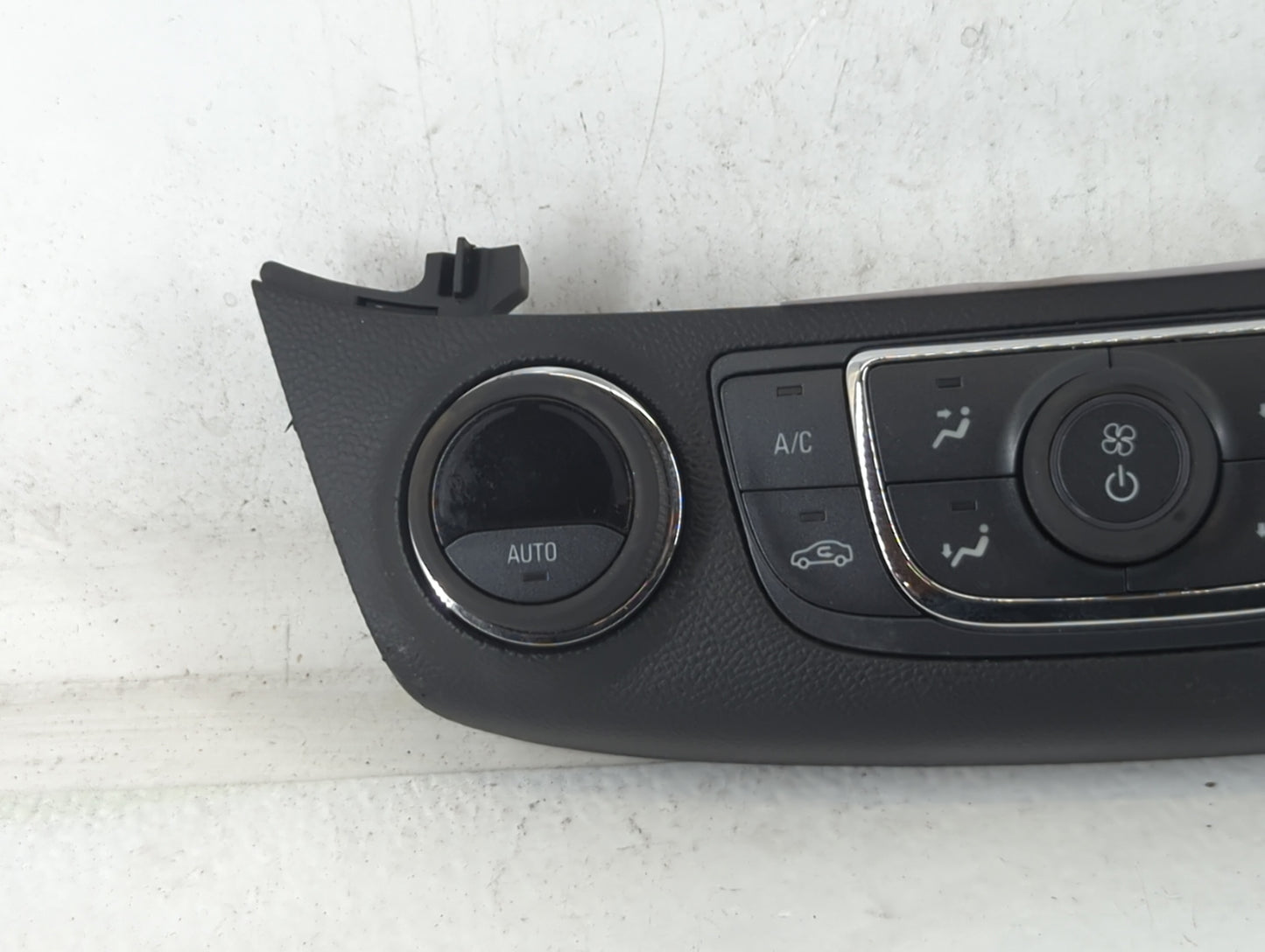 2014 Chevrolet Impala Climate Control Module Temperature AC/Heater Replacement P/N:23113226 Fits OEM Used Auto Parts - Oemus