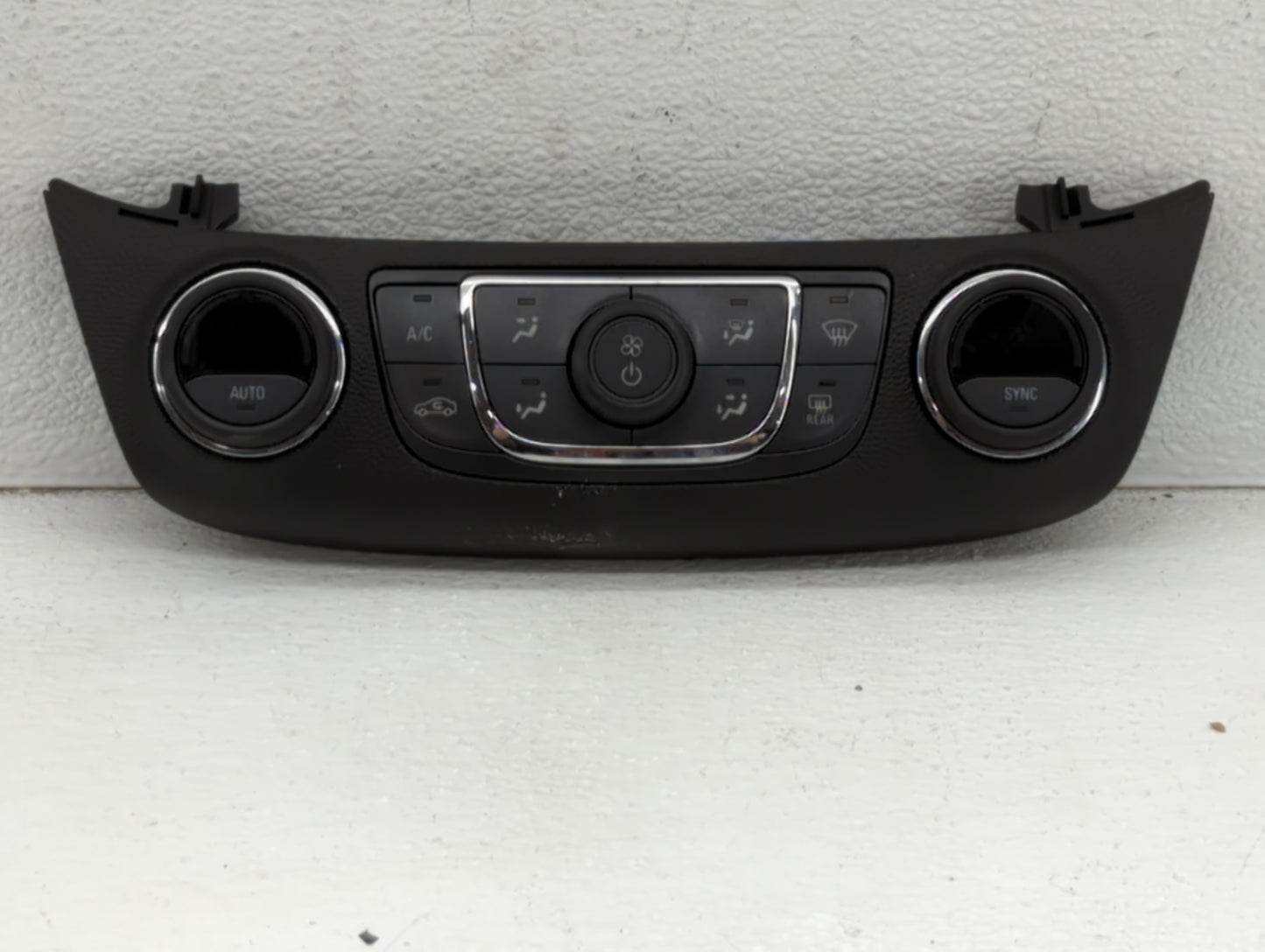 2014 Chevrolet Impala Climate Control Module Temperature AC/Heater Replacement P/N:000235226 23113226 Fits OEM Used Auto Par