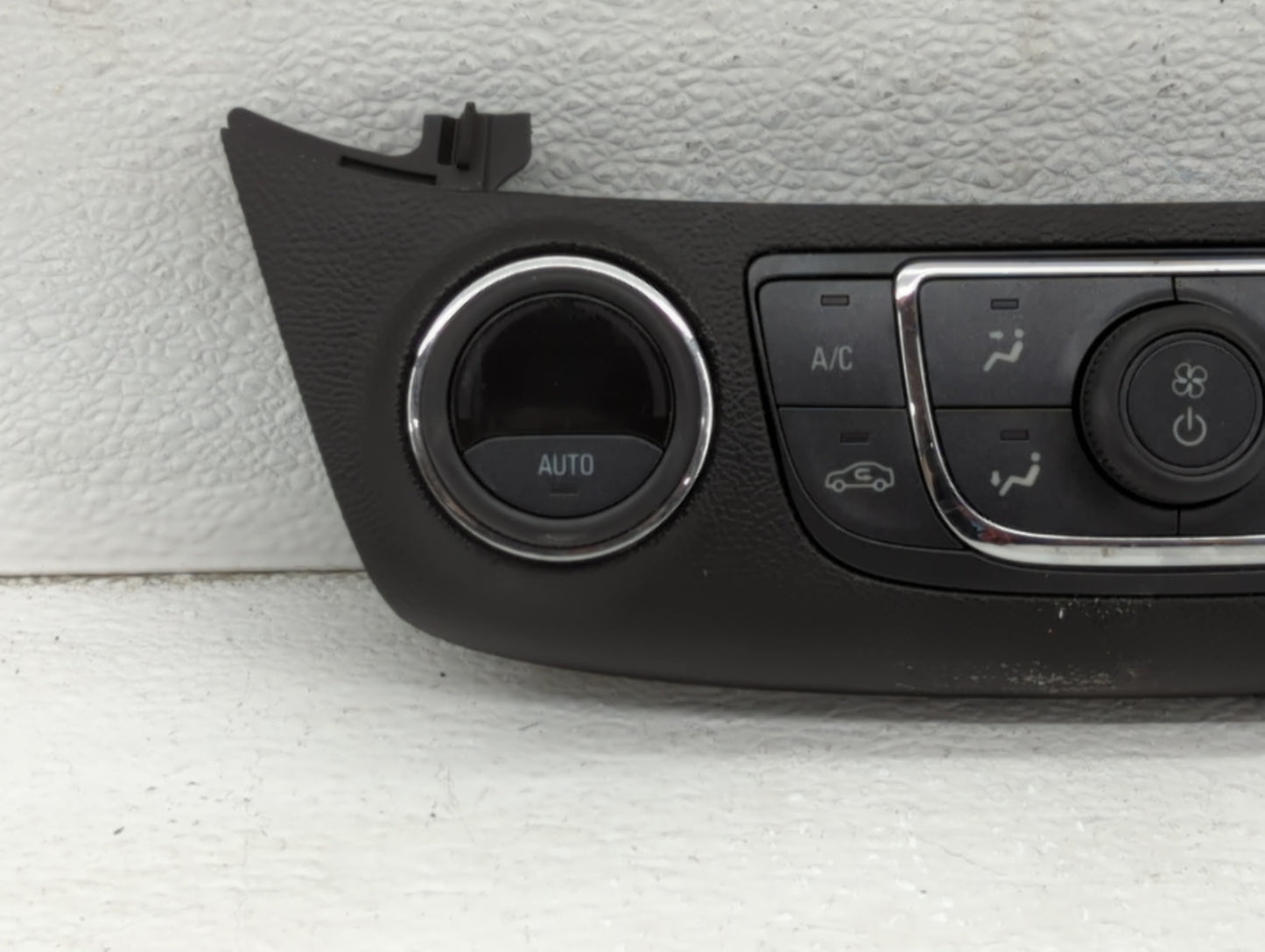 2014 Chevrolet Impala Climate Control Module Temperature AC/Heater Replacement P/N:000235226 23113226 Fits OEM Used Auto Par