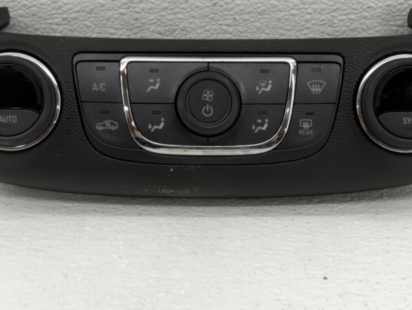 2014 Chevrolet Impala Climate Control Module Temperature AC/Heater Replacement P/N:000235226 23113226 Fits OEM Used Auto Par