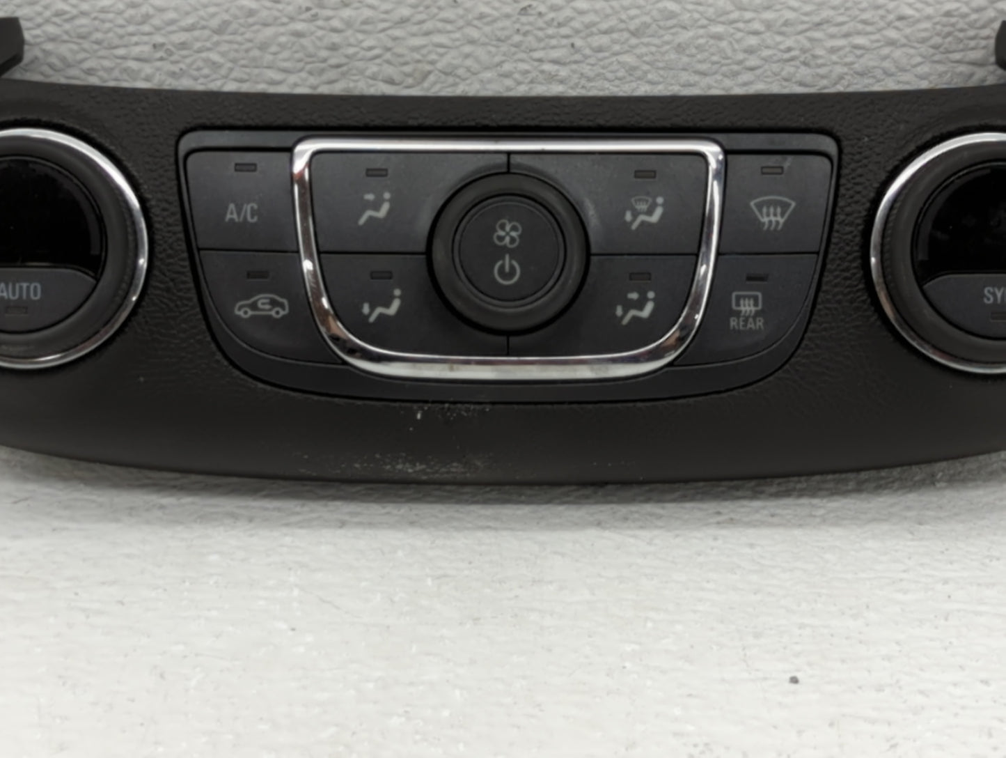 2014 Chevrolet Impala Climate Control Module Temperature AC/Heater Replacement P/N:000235226 23113226 Fits OEM Used Auto Par