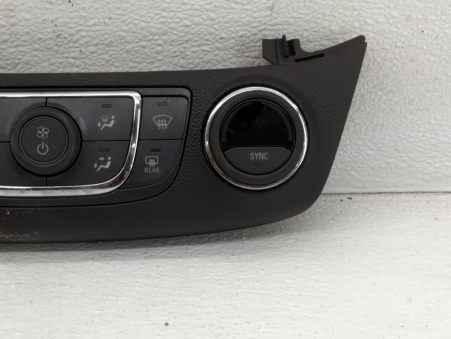 2014 Chevrolet Impala Climate Control Module Temperature AC/Heater Replacement P/N:000235226 23113226 Fits OEM Used Auto Par