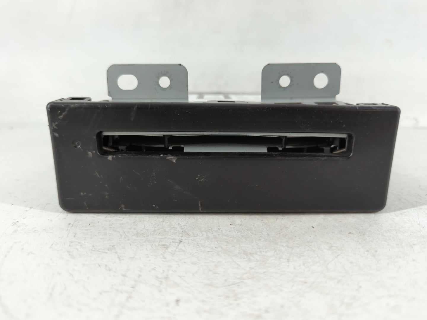 2014-2014 Chevrolet Impala Am Fm Cd Player Radio Receiver - Oemusedautoparts1.com