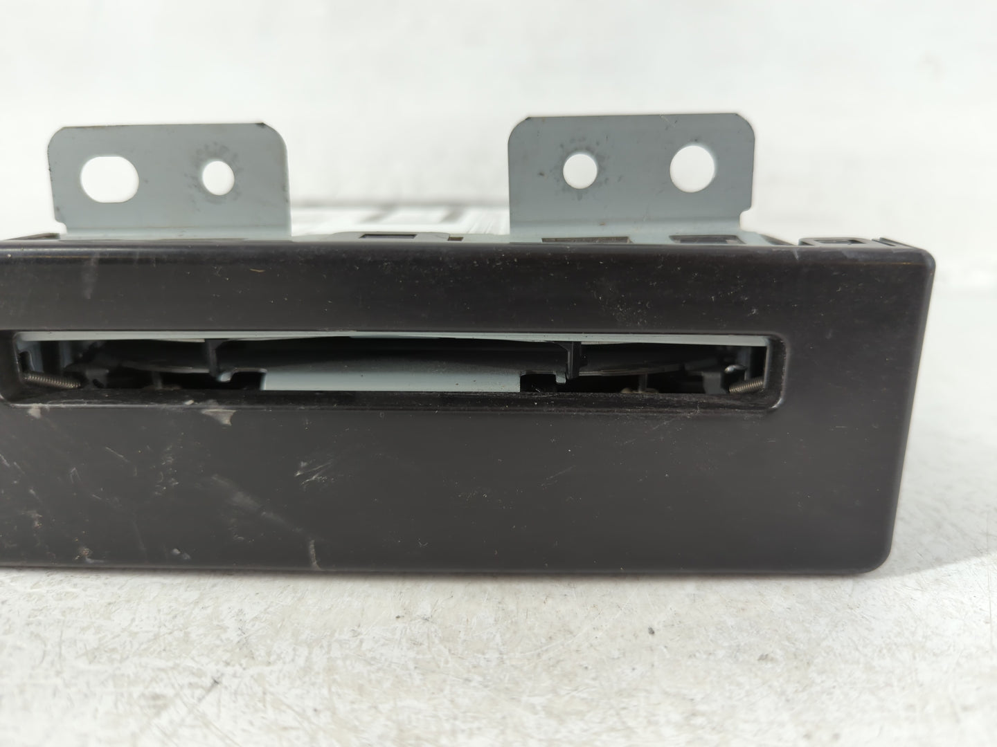 2014-2014 Chevrolet Impala Am Fm Cd Player Radio Receiver - Oemusedautoparts1.com