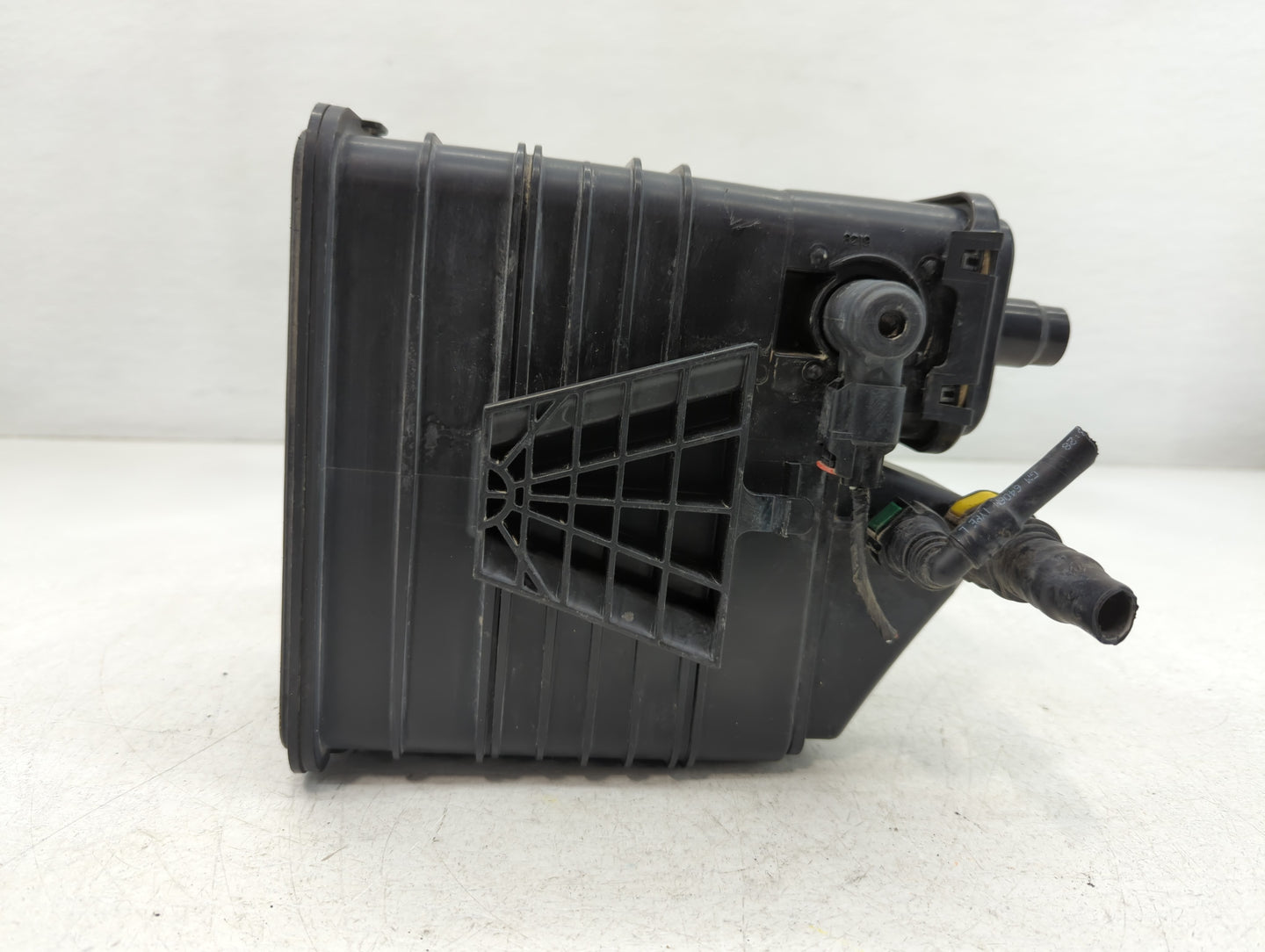 2014 Chevrolet Impala Fuel Vapor Charcoal Canister 761763 - Oemusedautoparts1.com