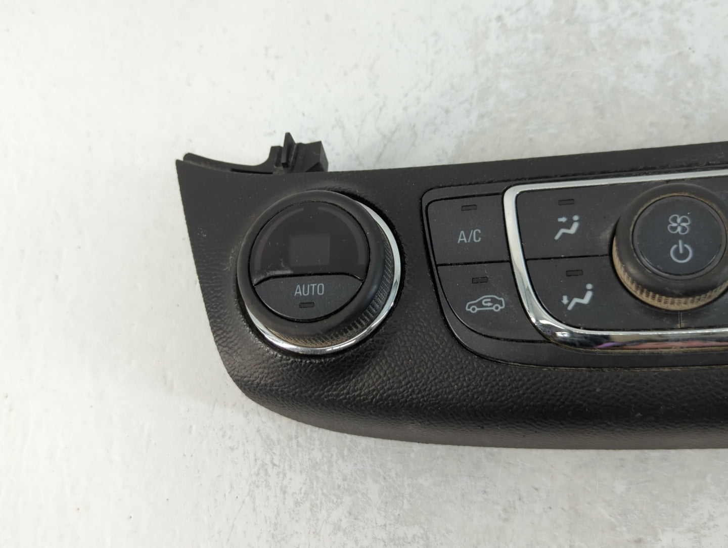 2014 Chevrolet Impala Climate Control Module Temperature AC/Heater Replacement P/N:23113226 Fits OEM Used Auto Parts - Oemus