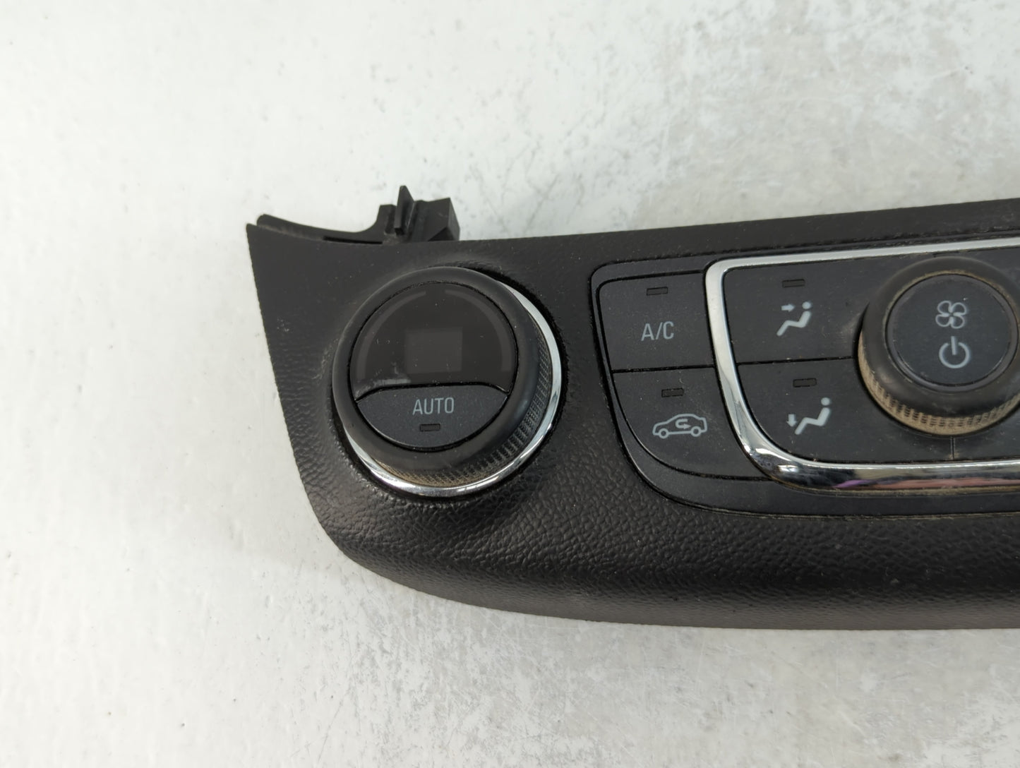 2014 Chevrolet Impala Climate Control Module Temperature AC/Heater Replacement P/N:23113226 Fits OEM Used Auto Parts - Oemus