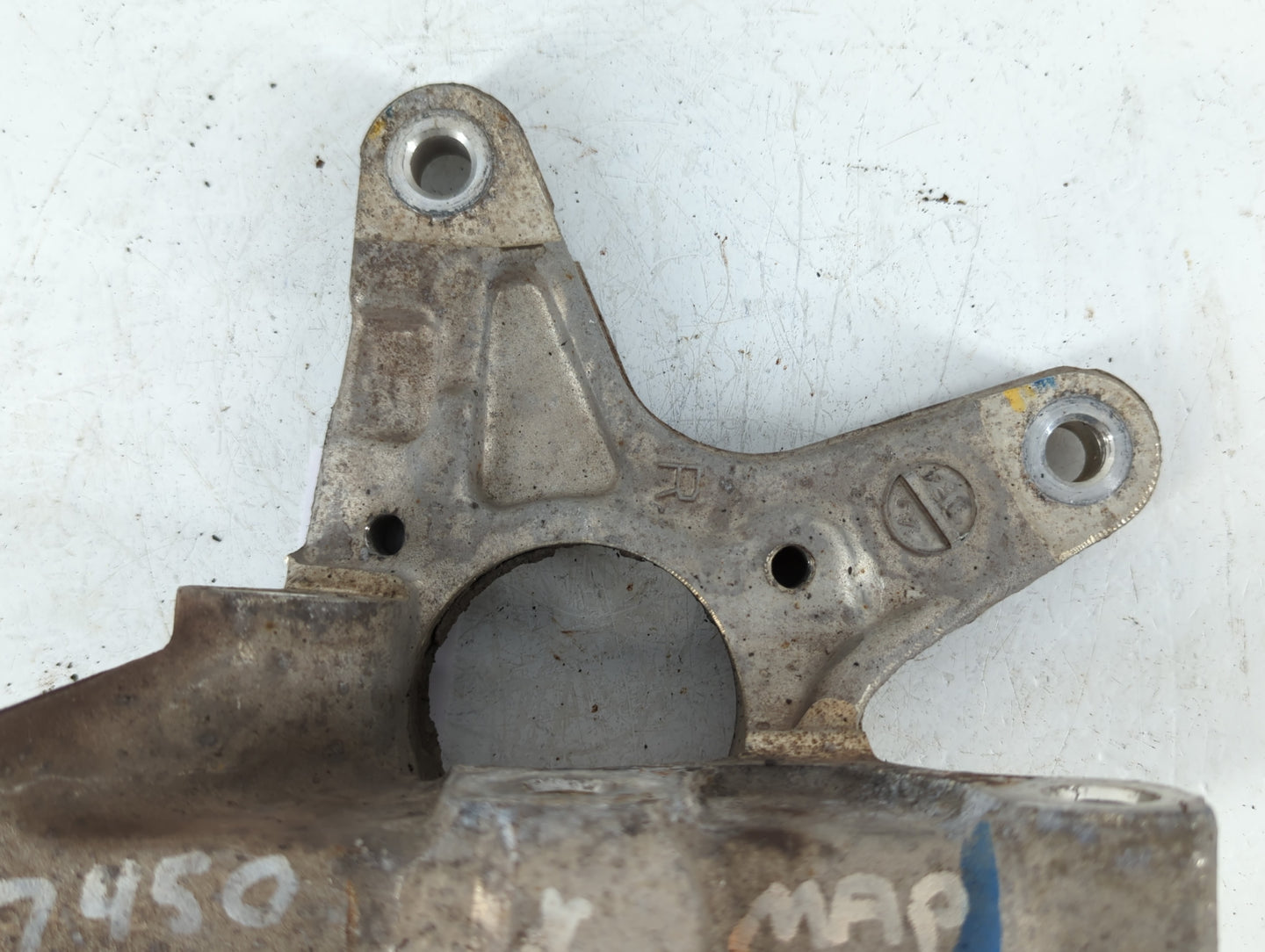 2014 Chevrolet Impala Engine Gearbox Motor Mount - Oemusedautoparts1.com