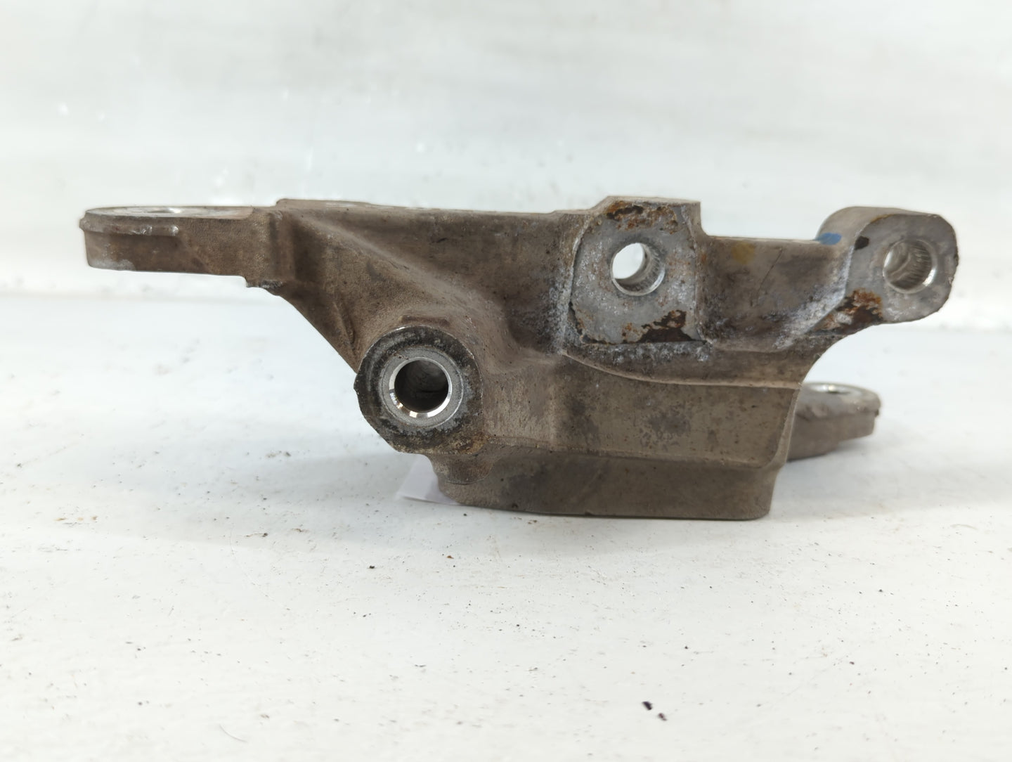 2014 Chevrolet Impala Engine Gearbox Motor Mount - Oemusedautoparts1.com