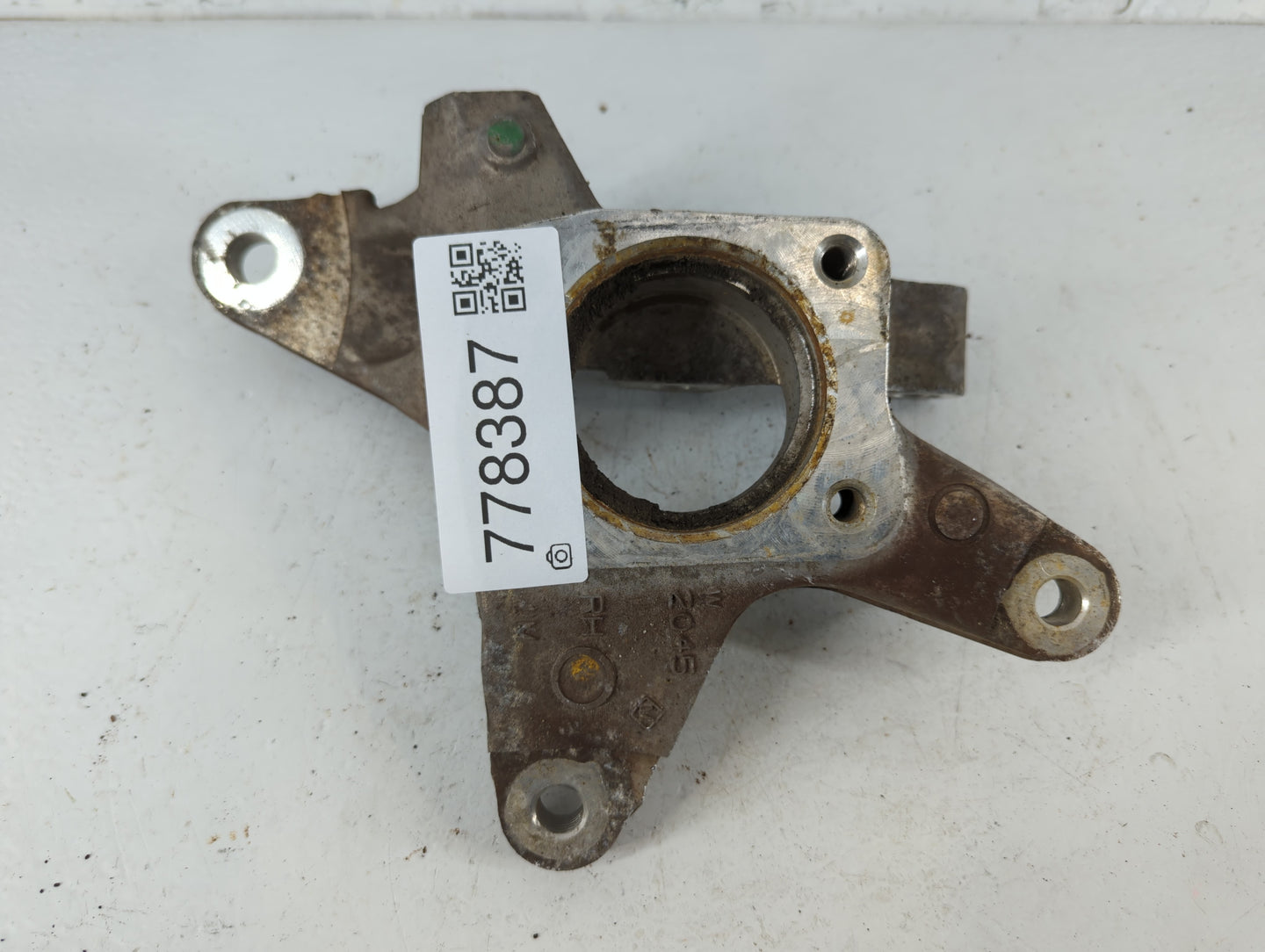 2014 Chevrolet Impala Engine Gearbox Motor Mount - Oemusedautoparts1.com