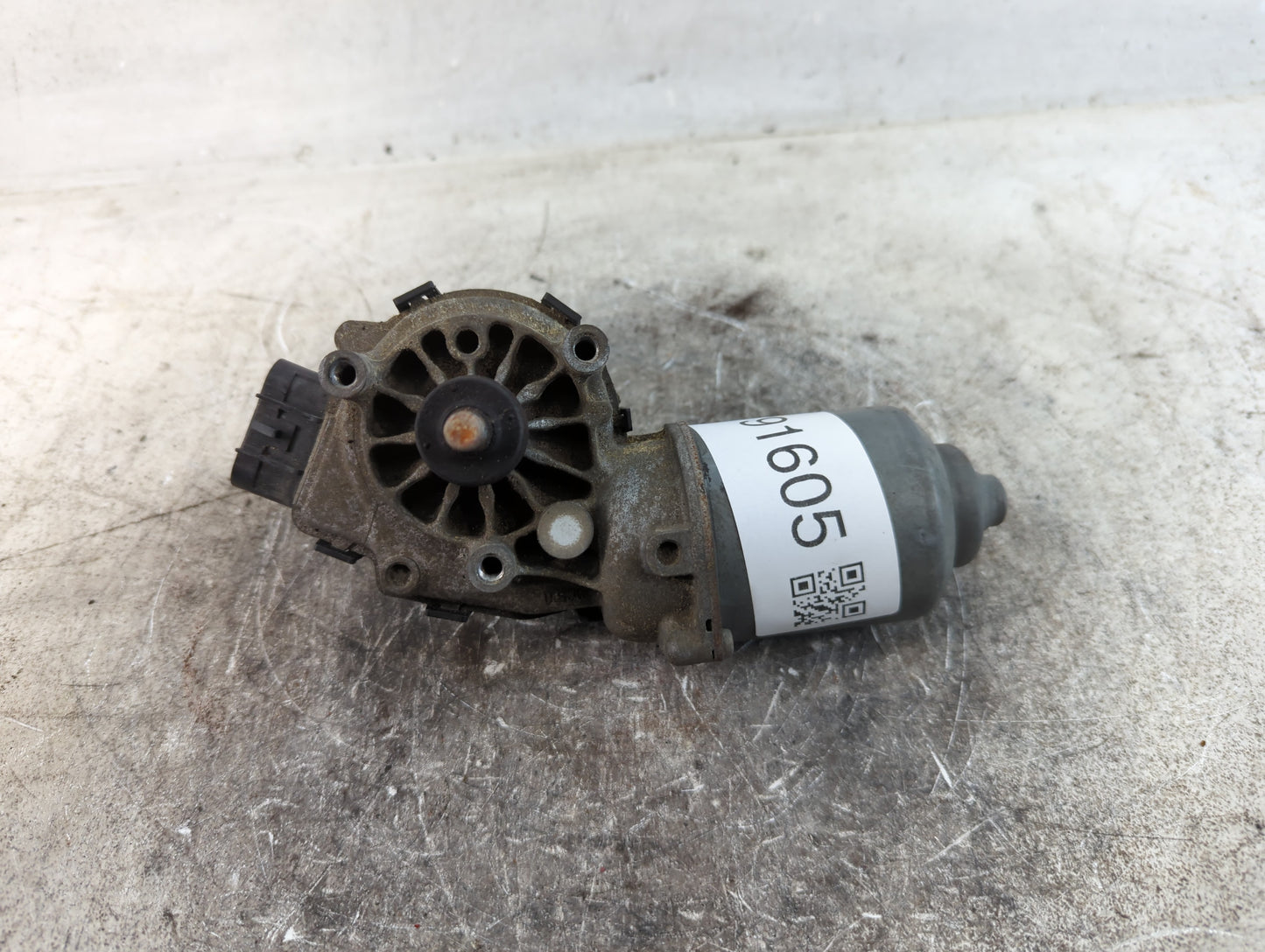 2006-2016 Chevrolet Impala Front Windshield Wiper Motor P/N:AX159010-8726 25790964 Fits OEM Used Auto Parts - Oemusedautopar